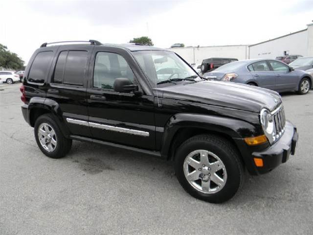 Jeep Liberty 2005 photo 11