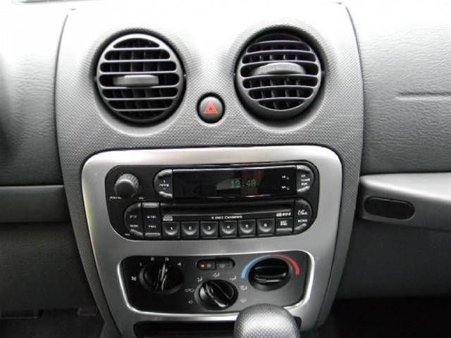 Jeep Liberty 2005 photo 5