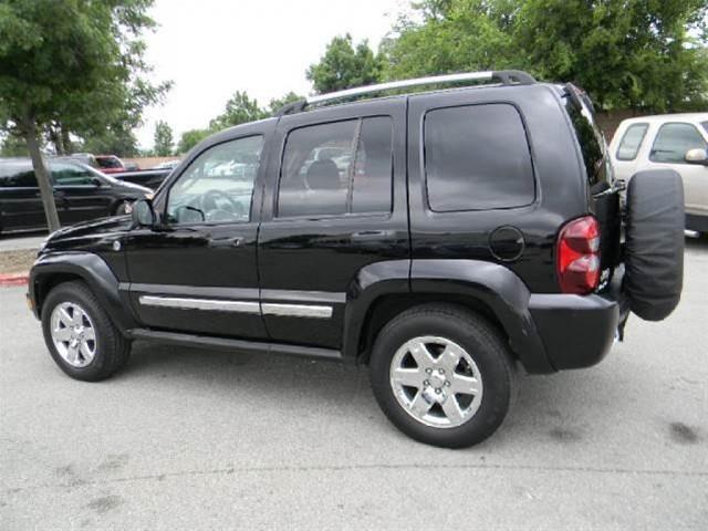 Jeep Liberty 2005 photo 8