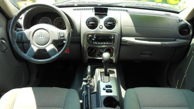 Jeep Liberty 2005 photo 1