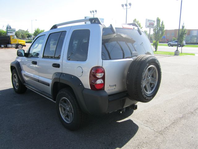 Jeep Liberty 2005 photo 4