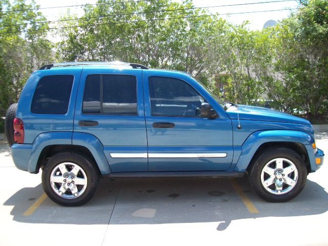 Jeep Liberty 2005 photo 4