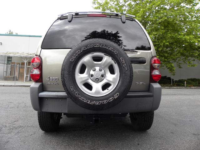 Jeep Liberty 2005 photo 1