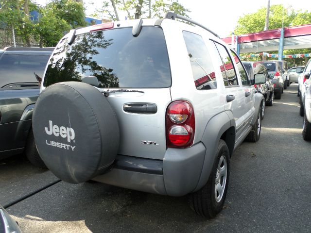 Jeep Liberty 2005 photo 1