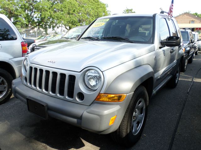 Jeep Liberty 2005 photo 14