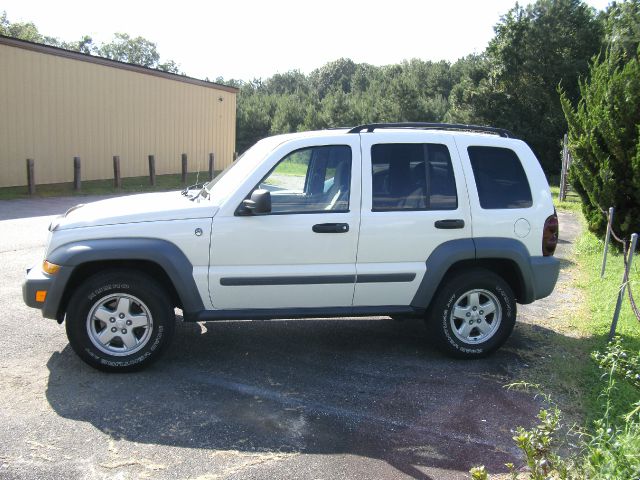 Jeep Liberty 2005 photo 1