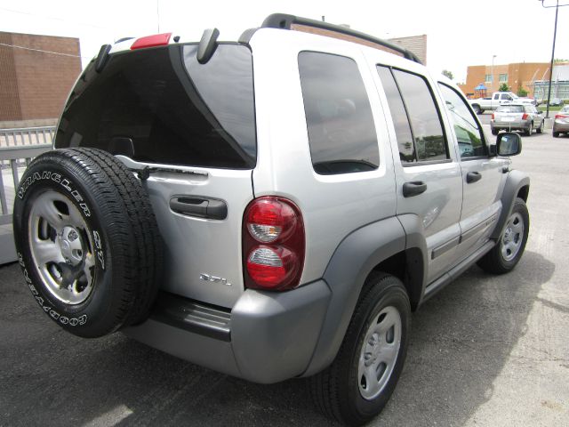 Jeep Liberty 2005 photo 1