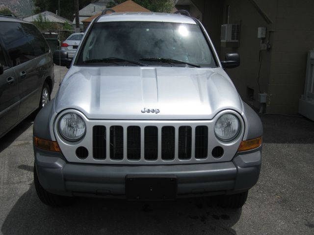 Jeep Liberty 2005 photo 3