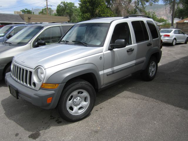 Jeep Liberty 2005 photo 4