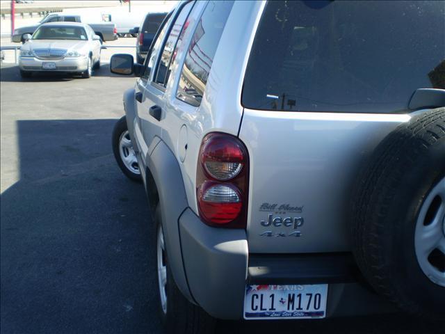 Jeep Liberty 2005 photo 3