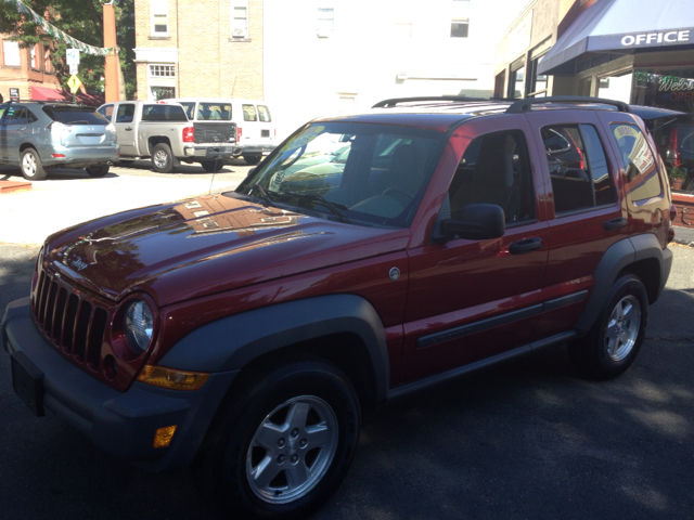 Jeep Liberty 2005 photo 2