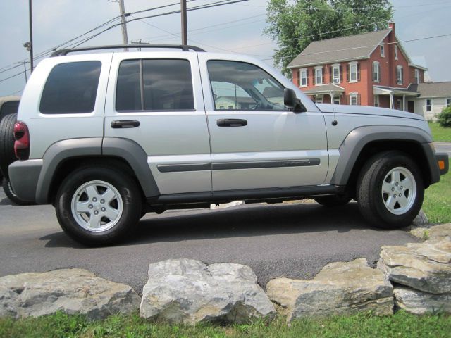 Jeep Liberty 2005 photo 1