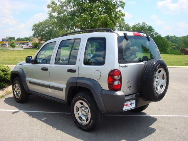 Jeep Liberty 2005 photo 1