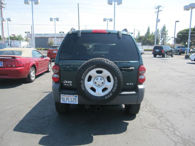 Jeep Liberty 2005 photo 3