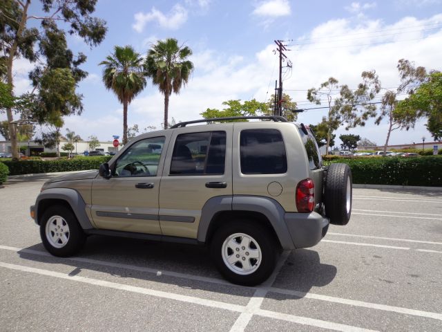 Jeep Liberty 2005 photo 3