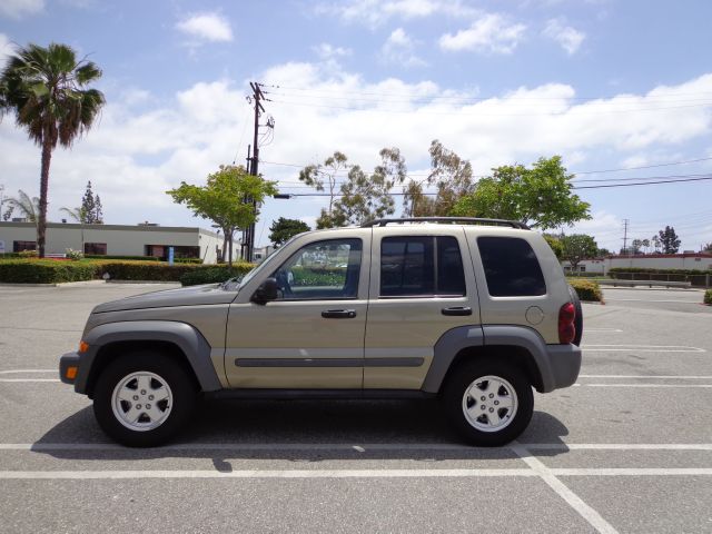 Jeep Liberty 2005 photo 5