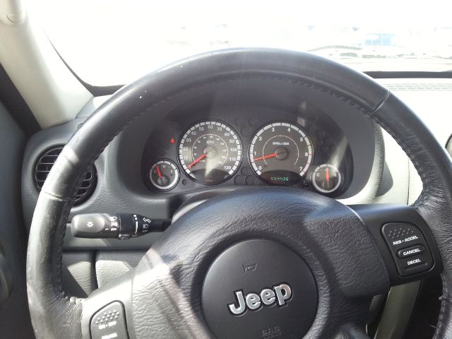 Jeep Liberty 2005 photo 1