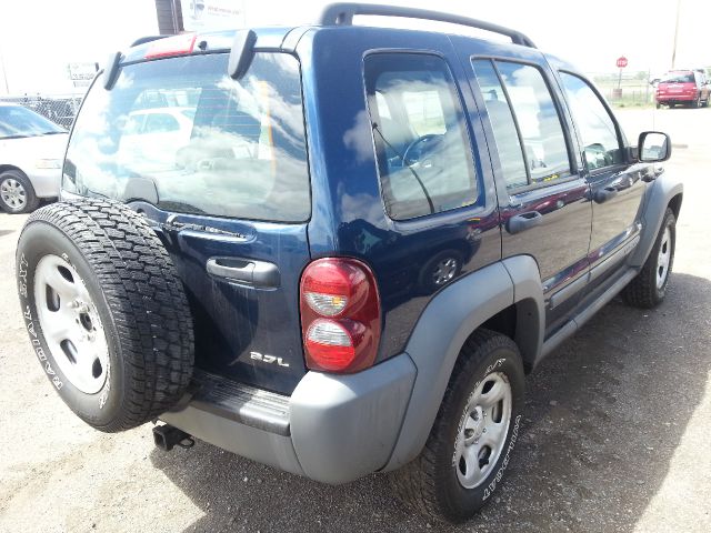 Jeep Liberty 2005 photo 10