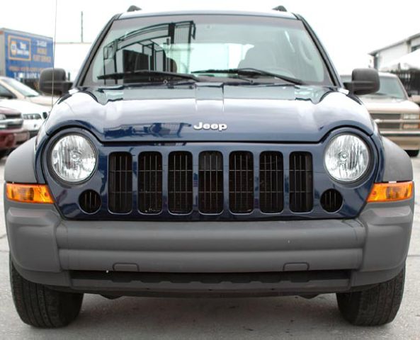 Jeep Liberty 2005 photo 2