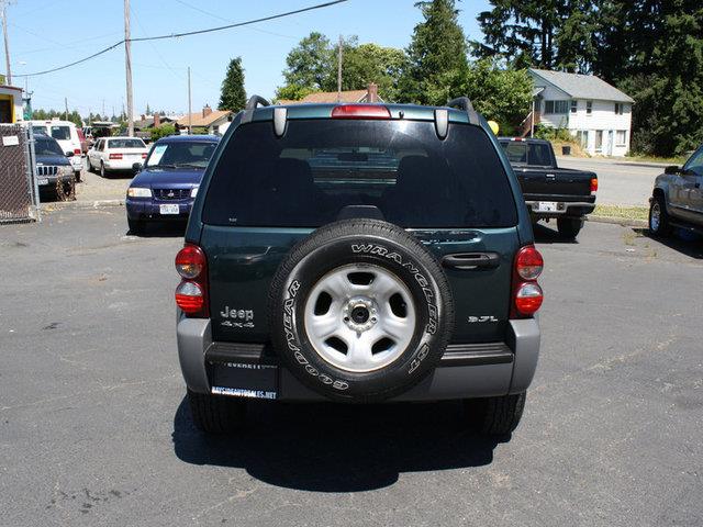 Jeep Liberty 2005 photo 2