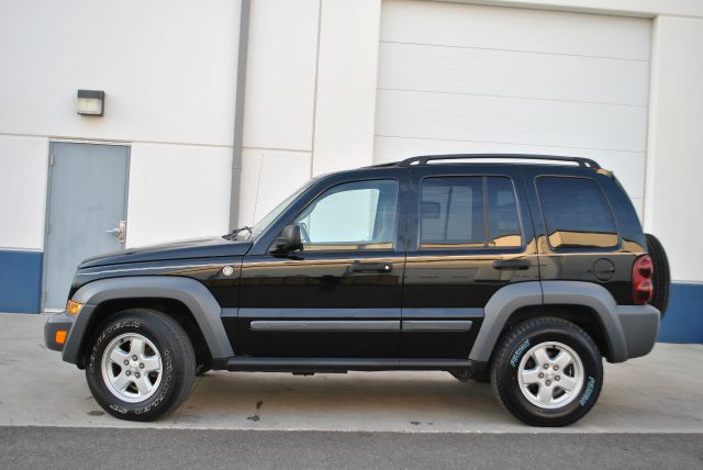 Jeep Liberty 2005 photo 1