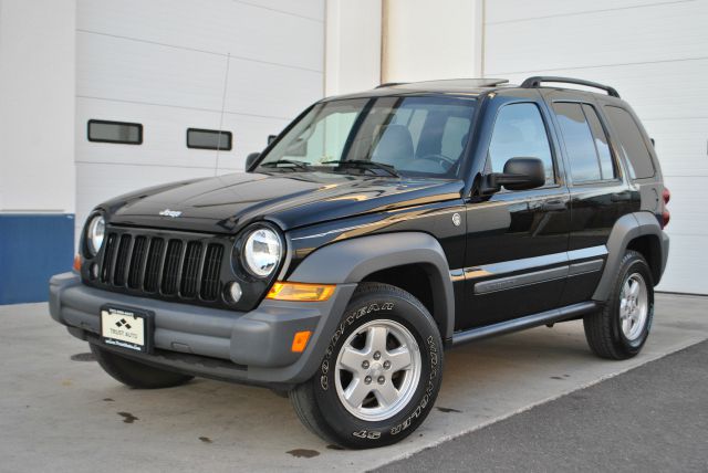 Jeep Liberty 2005 photo 2