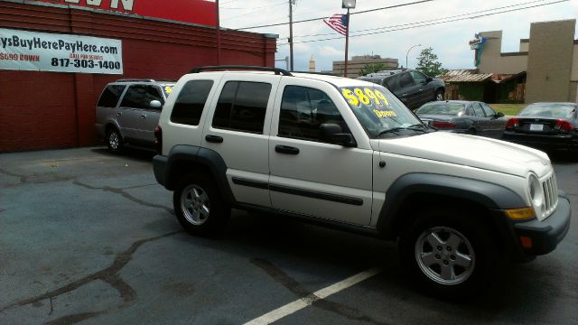 Jeep Liberty 2005 photo 3