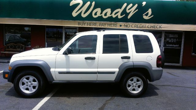 Jeep Liberty 2005 photo 6