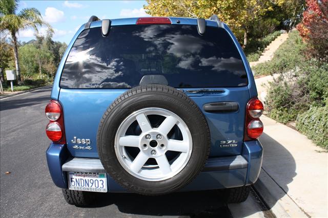 Jeep Liberty 2005 photo 3