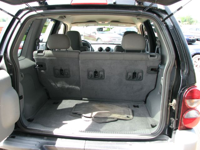 Jeep Liberty 2005 photo 1