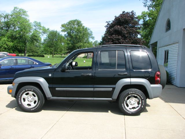 Jeep Liberty 2005 photo 3