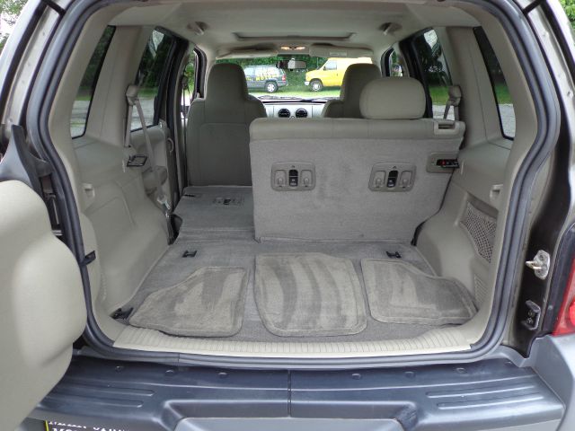 Jeep Liberty 2005 photo 2