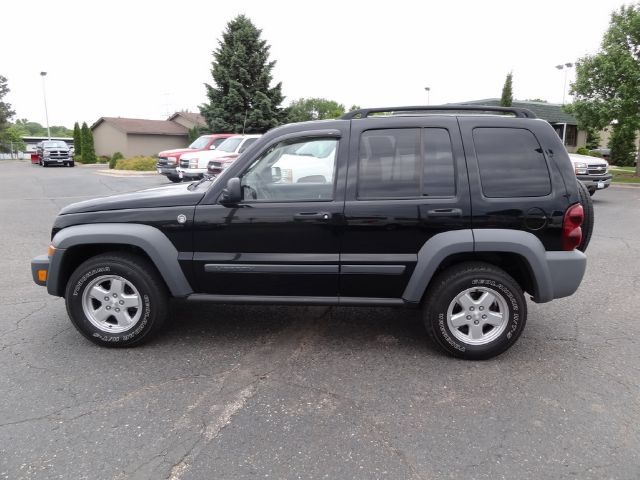 Jeep Liberty 2005 photo 10