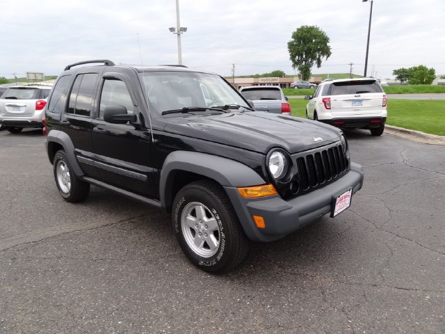 Jeep Liberty 2005 photo 2