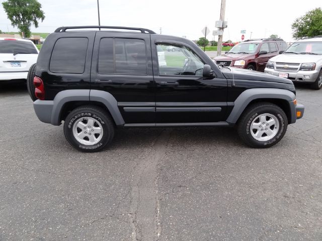 Jeep Liberty 2005 photo 4