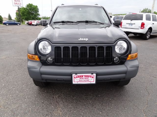 Jeep Liberty 2005 photo 9