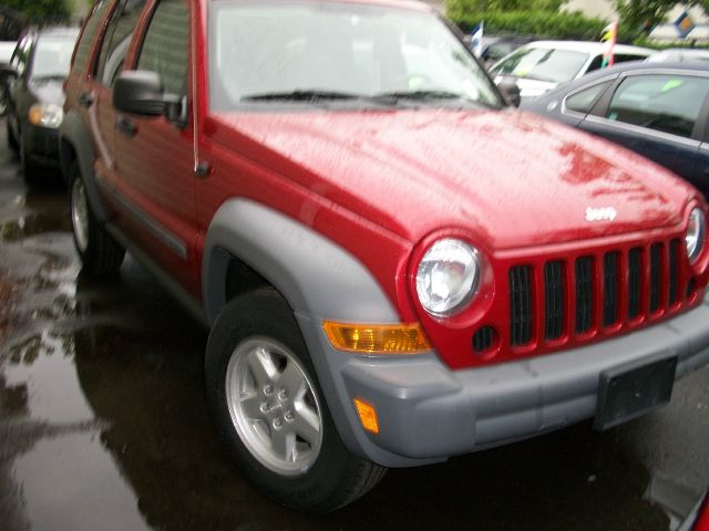 Jeep Liberty 2005 photo 2