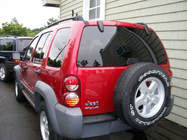 Jeep Liberty 2005 photo 4