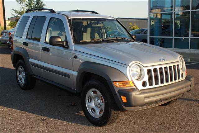 Jeep Liberty 2005 photo 4