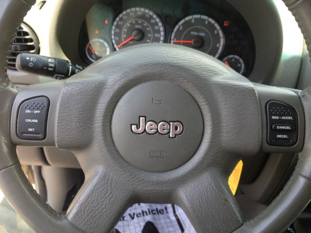 Jeep Liberty 2005 photo 1