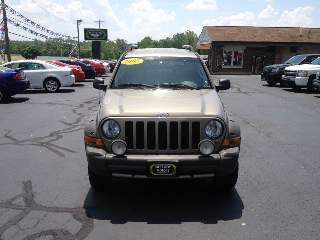 Jeep Liberty 2005 photo 10