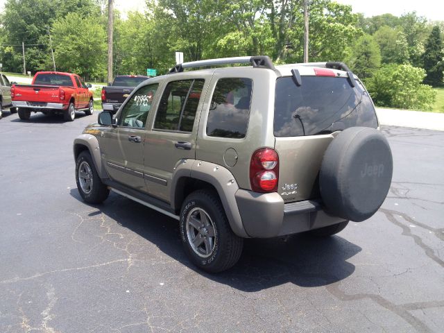 Jeep Liberty 2005 photo 14