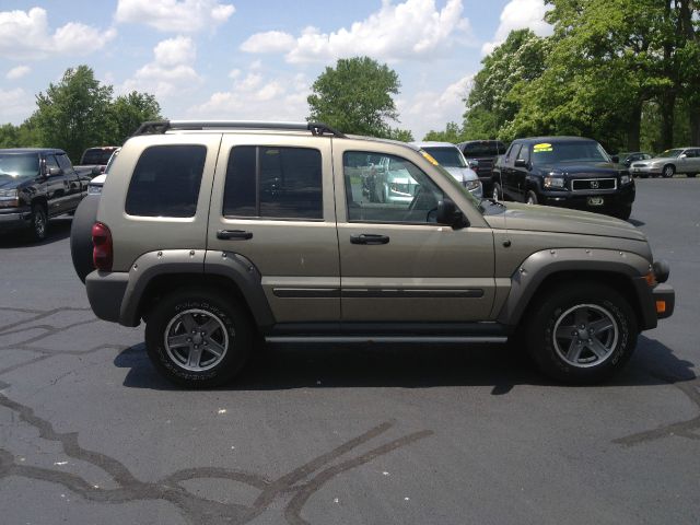 Jeep Liberty 2005 photo 3