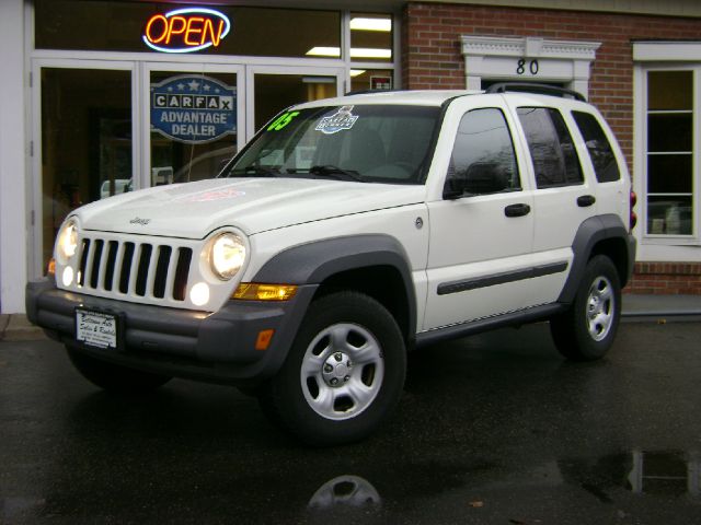 Jeep Liberty 2005 photo 2