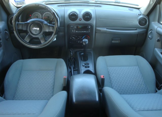 Jeep Liberty 2005 photo 1