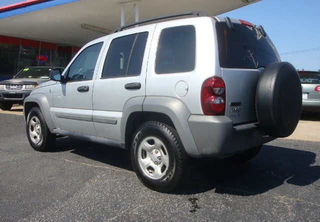 Jeep Liberty 2005 photo 5