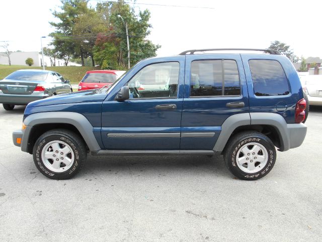 Jeep Liberty 2005 photo 4