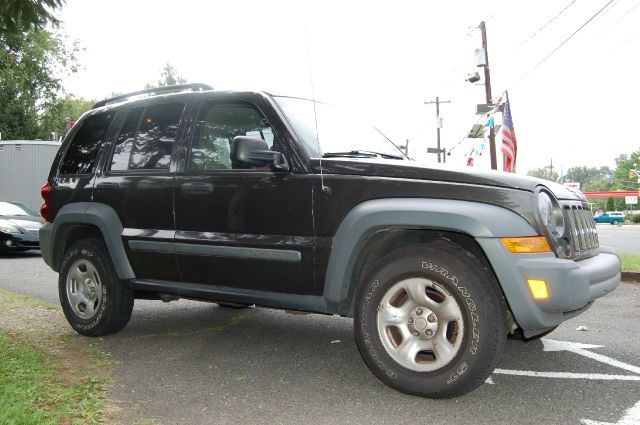 Jeep Liberty 2005 photo 1