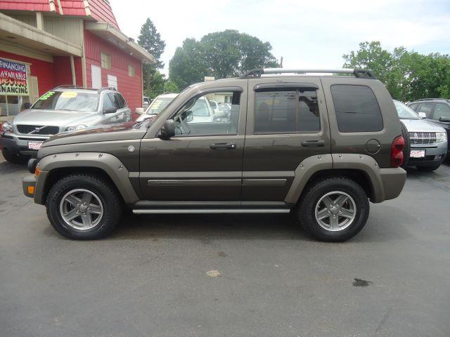 Jeep Liberty 2005 photo 12