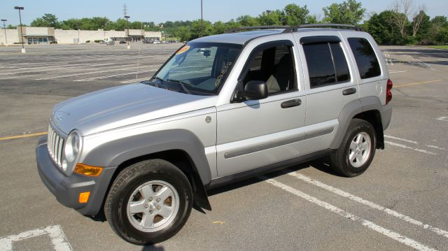 Jeep Liberty 2005 photo 1